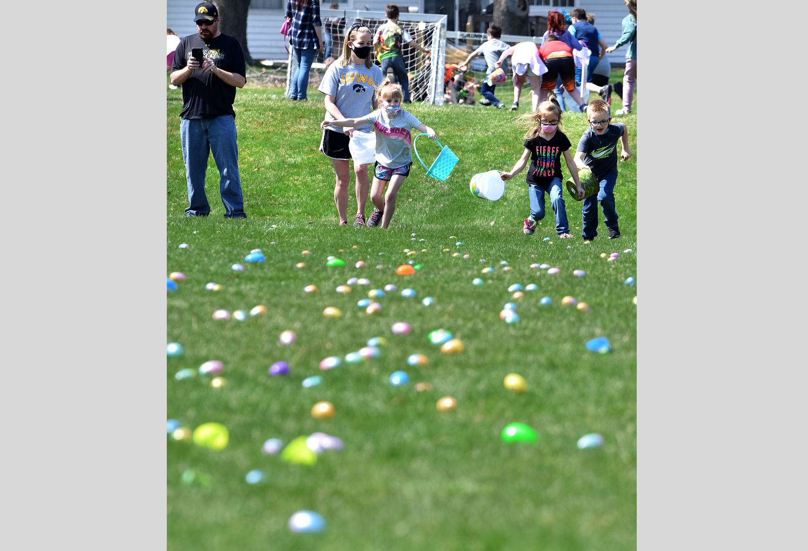 EGGSTATIC Easter egg hunt brings community together after a year
