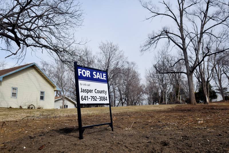 Jasper County has been unsuccessful in trying to sell an abandoned property it had acquired and then cleaned up. Supervisors on Feb. 20 voted 6-0 to reject a $6,700 bid to purchase the property, citing it was too low a price for the $16,000 the county put into the property trying to clean it up.